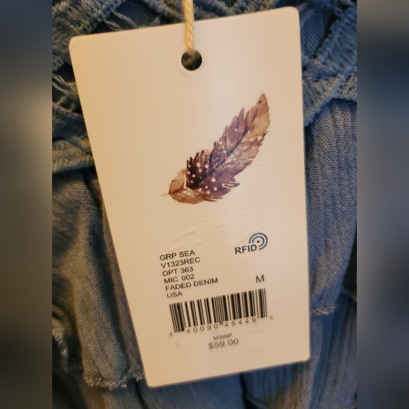 *NWT* Chelsea & Violet Grp Sea Faded Denim Top - Picture 2 of 4